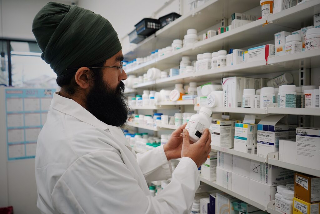 pharmacy assistant dispensary